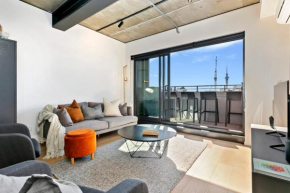 Urban style apt with fantastic city views